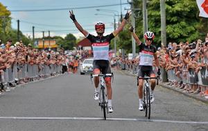 Hayden Roulston celebrates victory from George Bennett in the Calder Stewart national road cycling championships in January. 